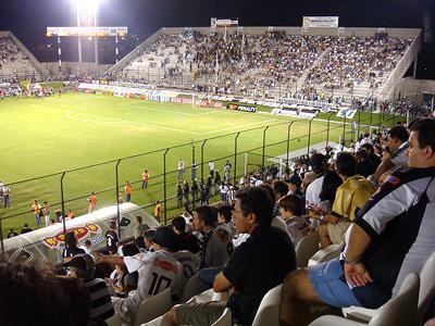 Stadion di Brasil Terlalu Penuh, Penonton Panik!